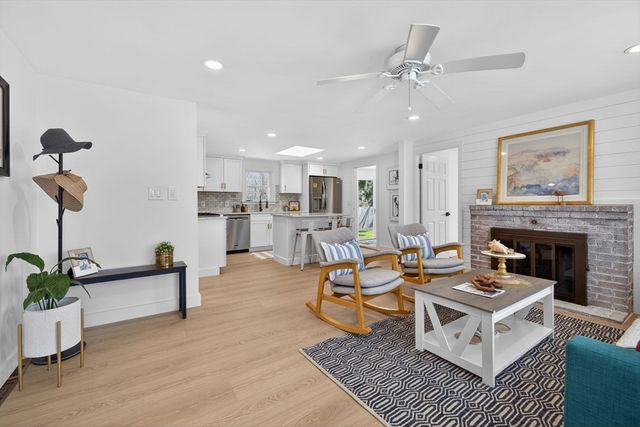 12 Spoonbill Rd, Dennis, MA 02670