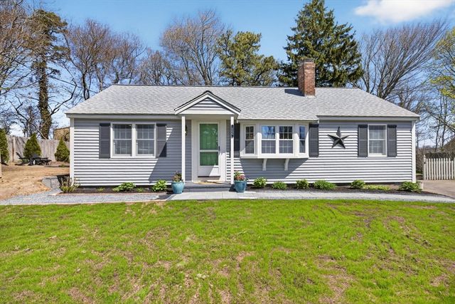 12 Spoonbill Rd, Dennis, MA 02670