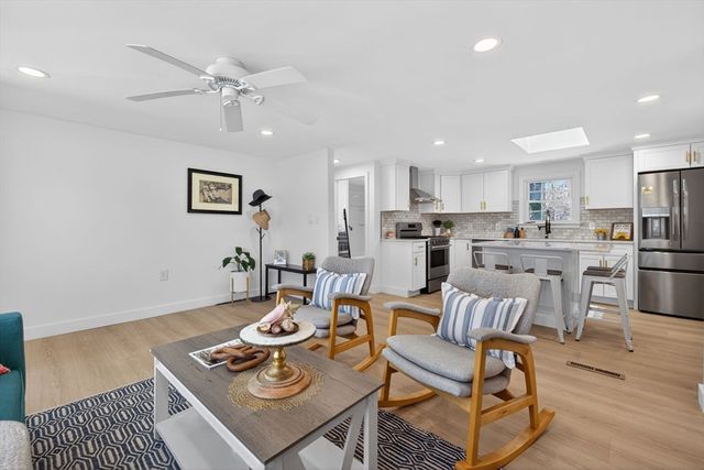 12 Spoonbill Rd, Dennis, MA 02670