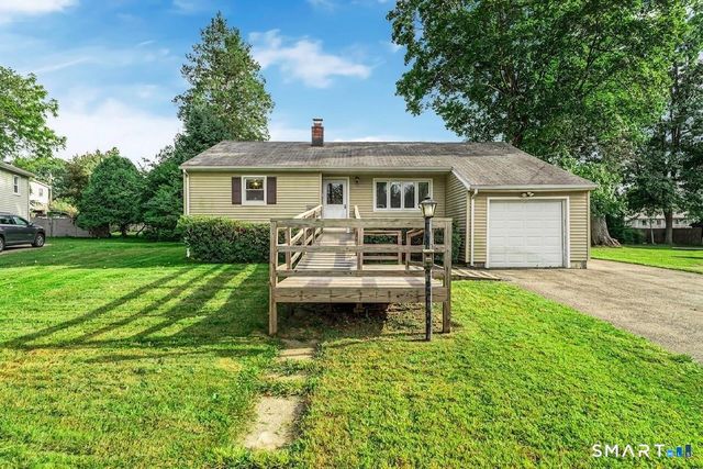 17 Greenbriar Circle, Fairfield, CT 06824