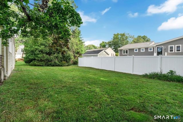 17 Greenbriar Circle, Fairfield, CT 06824