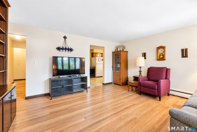 17 Greenbriar Circle, Fairfield, CT 06824