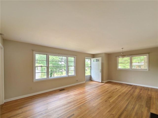 3225 Forrest Hills Drive, Hapeville, GA 30354