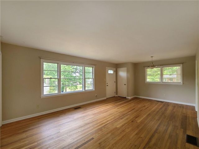 3225 Forrest Hills Drive, Hapeville, GA 30354