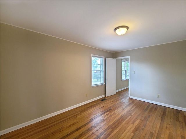 3225 Forrest Hills Drive, Hapeville, GA 30354