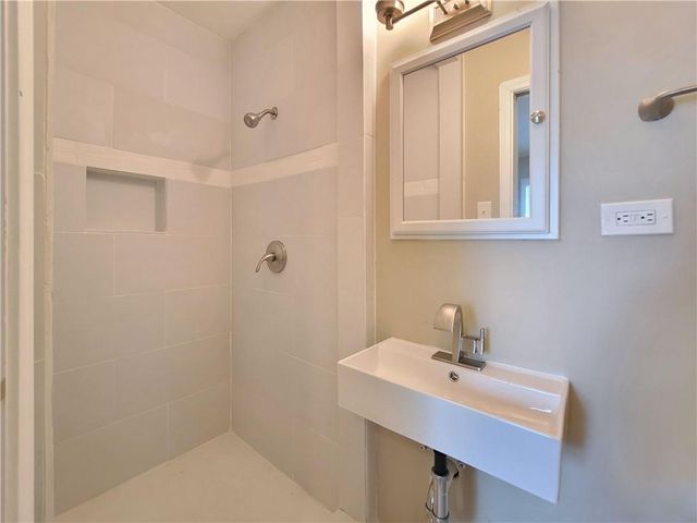 3225 Forrest Hills Drive, Hapeville, GA 30354