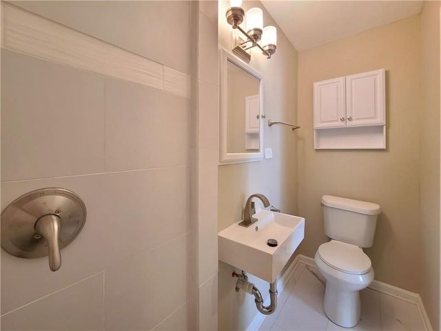 3225 Forrest Hills Drive, Hapeville, GA 30354