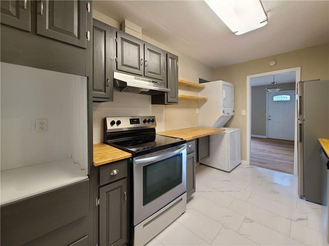 3225 Forrest Hills Drive, Hapeville, GA 30354
