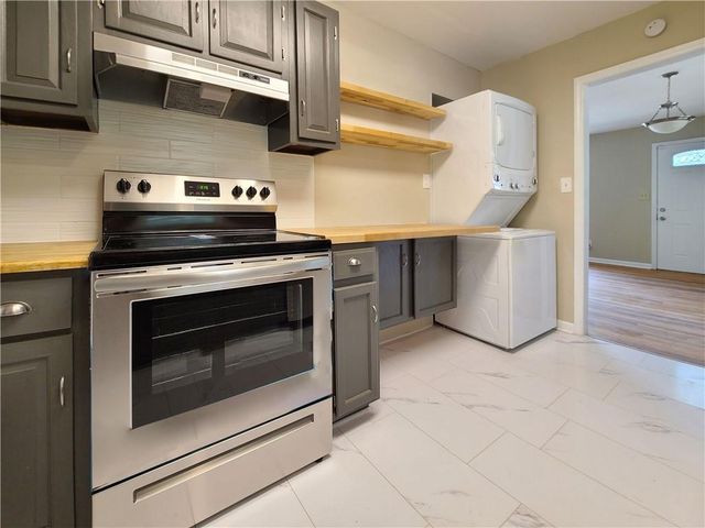 3225 Forrest Hills Drive, Hapeville, GA 30354