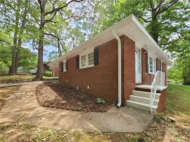 3225 Forrest Hills Drive, Hapeville, GA 30354