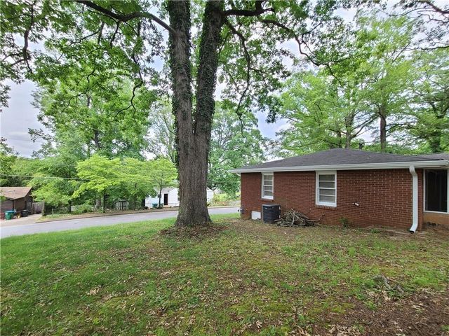 3225 Forrest Hills Drive, Hapeville, GA 30354