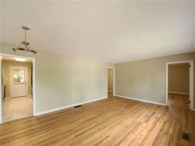 3225 Forrest Hills Drive, Hapeville, GA 30354