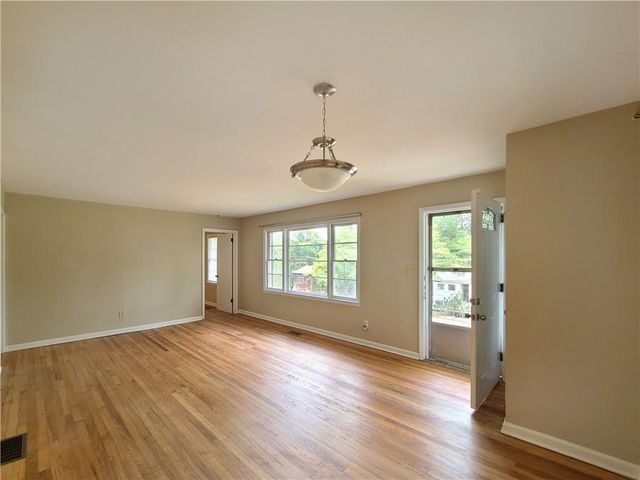 3225 Forrest Hills Drive, Hapeville, GA 30354