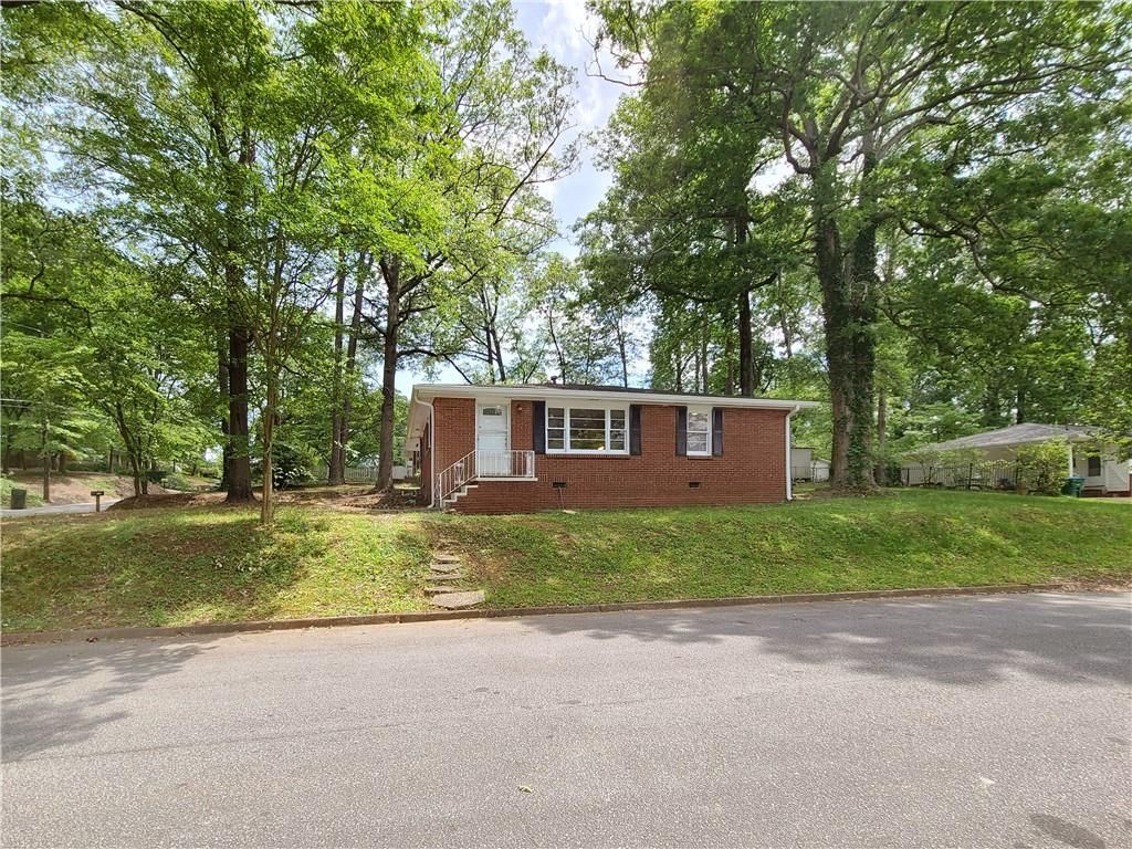 3225 Forrest Hills Drive, Hapeville, GA 30354