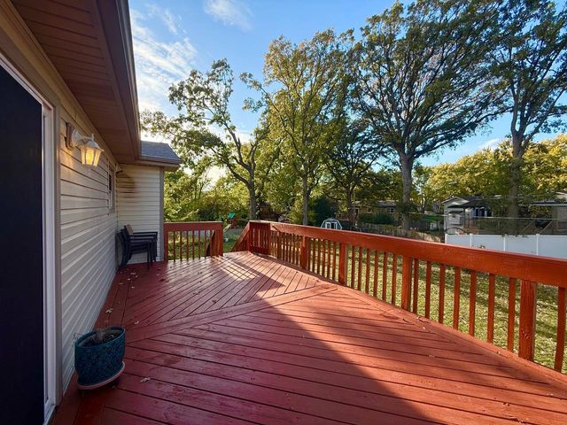 3 Catalpa Court, Woodridge, IL 60517