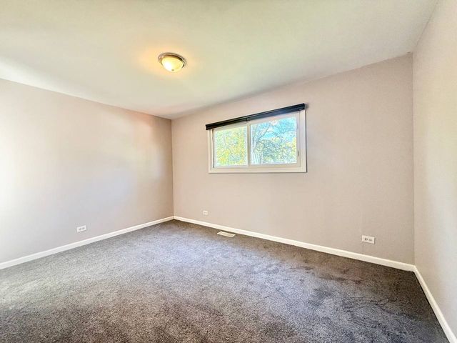 3 Catalpa Court, Woodridge, IL 60517