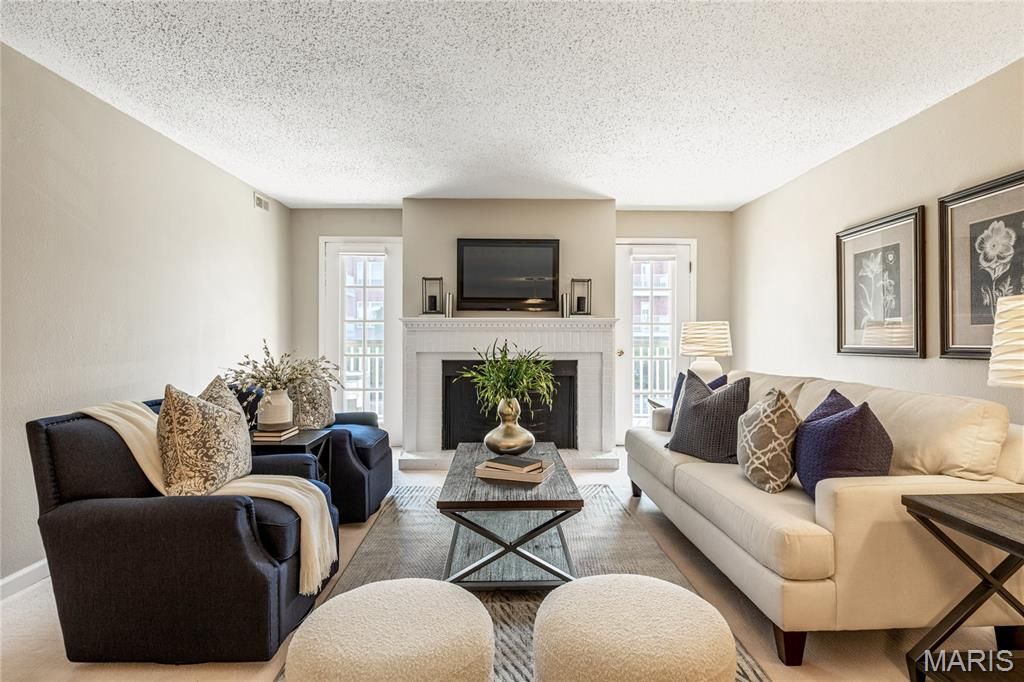 14443 Bantry Lane 24, Chesterfield, MO 63017