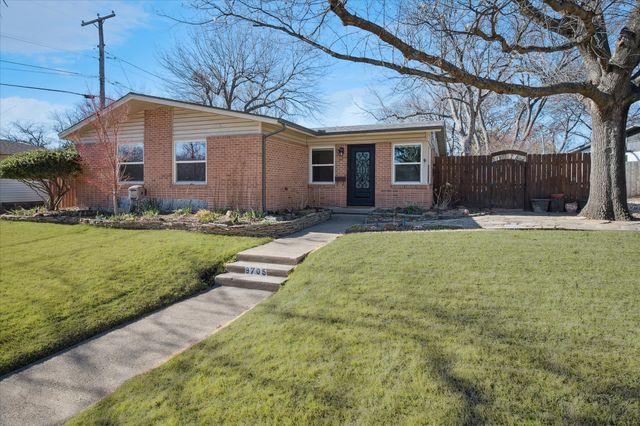 9705 Ash Creek Drive, Dallas, TX 75228