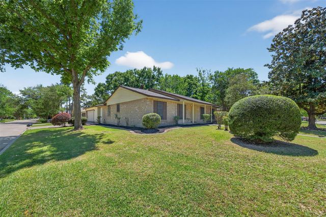 4538 Burkegate Drive, Spring, TX 77373