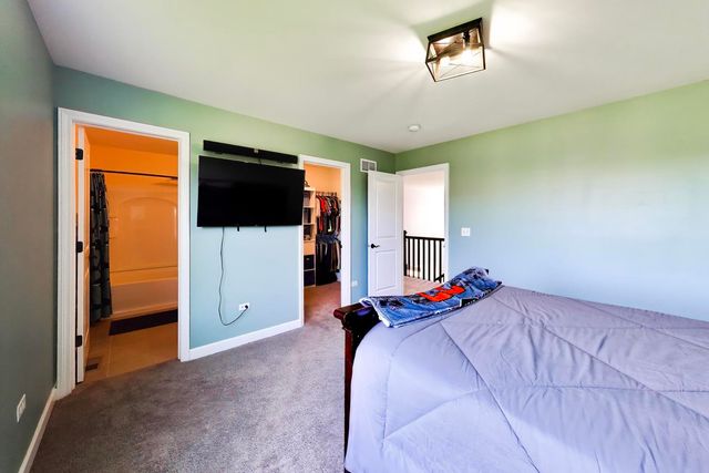13700 Buchanan Drive, Lemont, IL 60439