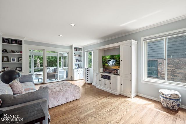 552 Middlesex Road, Grosse Pointe Park, MI 48230