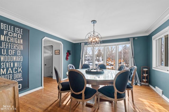 552 Middlesex Road, Grosse Pointe Park, MI 48230