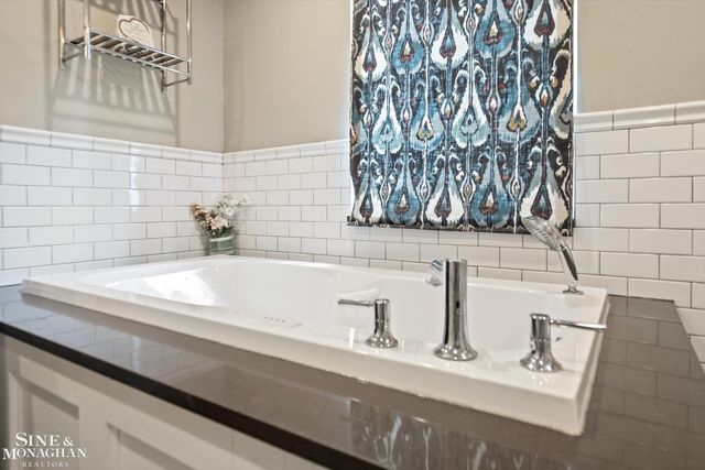 552 Middlesex Road, Grosse Pointe Park, MI 48230