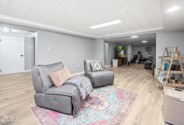 552 Middlesex Road, Grosse Pointe Park, MI 48230