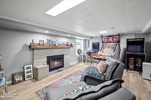 552 Middlesex Road, Grosse Pointe Park, MI 48230