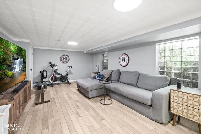 552 Middlesex Road, Grosse Pointe Park, MI 48230