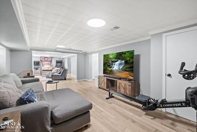 552 Middlesex Road, Grosse Pointe Park, MI 48230