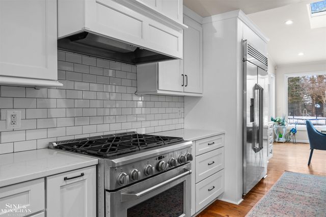 552 Middlesex Road, Grosse Pointe Park, MI 48230