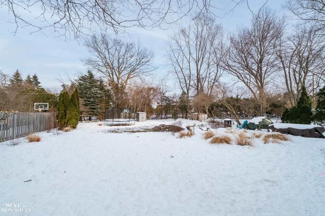 552 Middlesex Road, Grosse Pointe Park, MI 48230