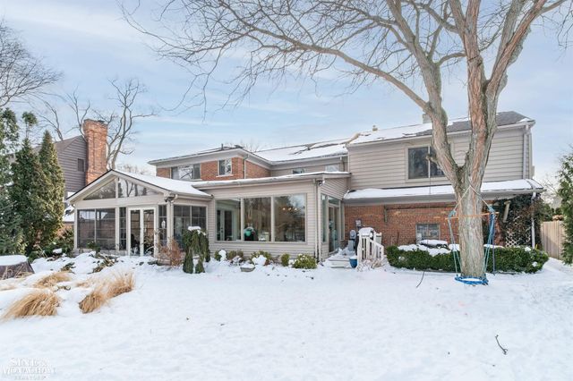 552 Middlesex Road, Grosse Pointe Park, MI 48230