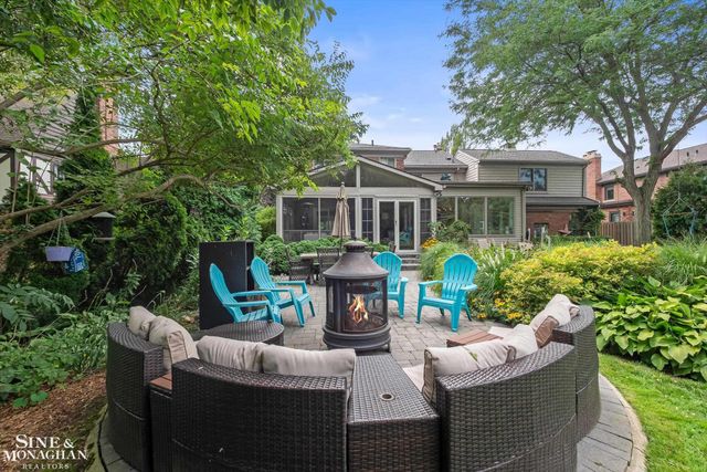 552 Middlesex Road, Grosse Pointe Park, MI 48230