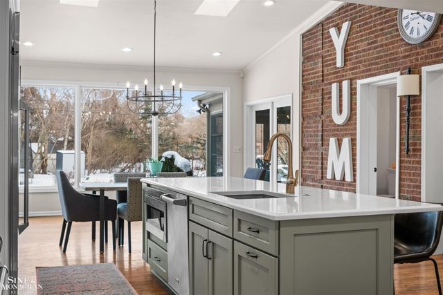 552 Middlesex Road, Grosse Pointe Park, MI 48230