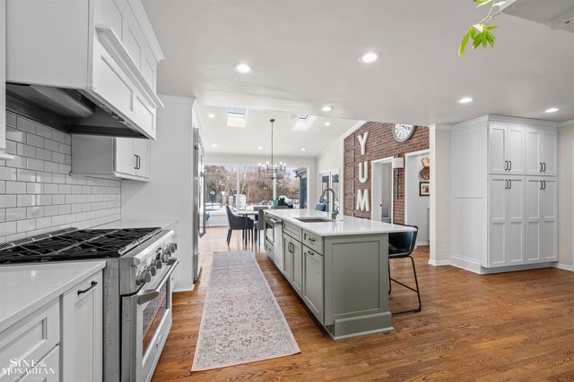 552 Middlesex Road, Grosse Pointe Park, MI 48230