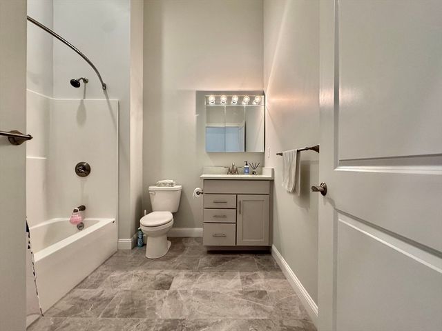 320 Middlesex Ave D405, Medford, MA 02155