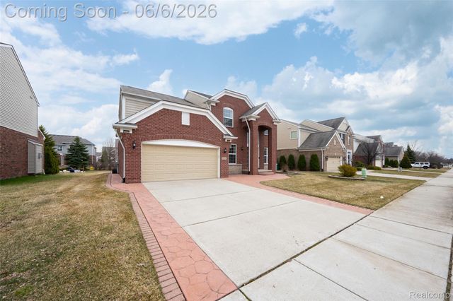 49184 Gracechurch Road, Macomb Township, MI 48044