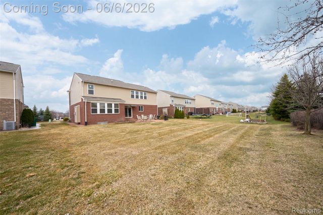 49184 Gracechurch Road, Macomb Township, MI 48044
