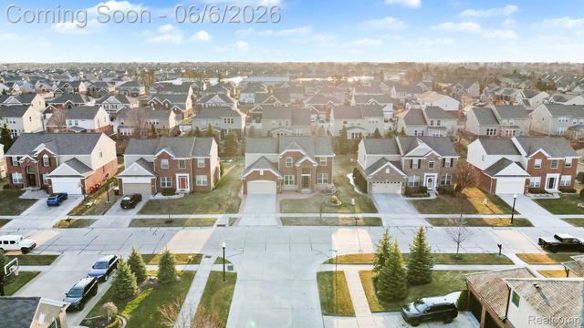 49184 Gracechurch Road, Macomb Township, MI 48044