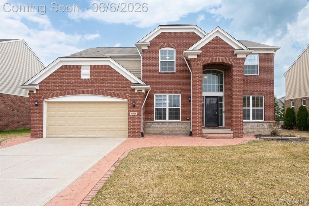 49184 Gracechurch Road, Macomb Township, MI 48044