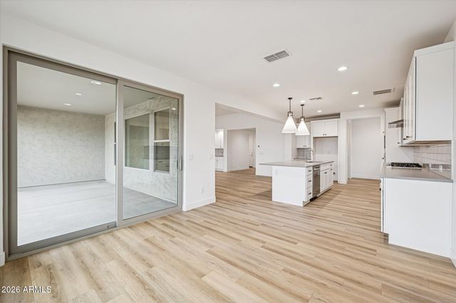16673 W WHITTON Avenue, Goodyear, AZ 85395