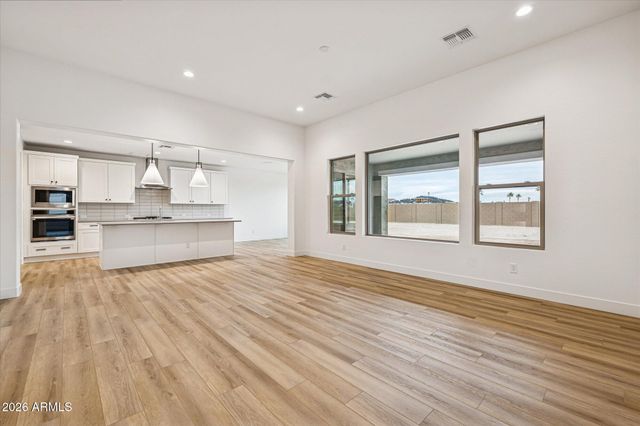 16673 W WHITTON Avenue, Goodyear, AZ 85395