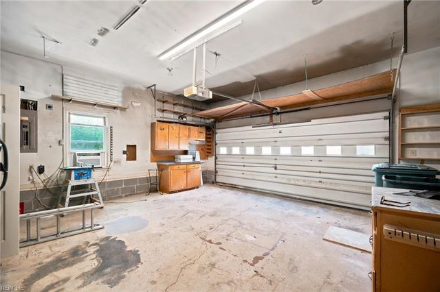 122 Michaels Woods Dr, Hampton, VA 23666