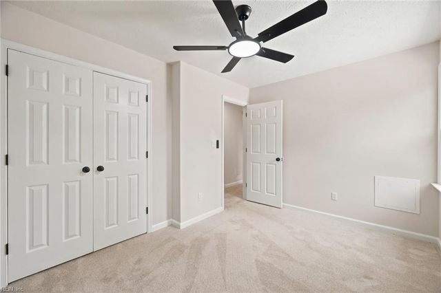 122 Michaels Woods Dr, Hampton, VA 23666