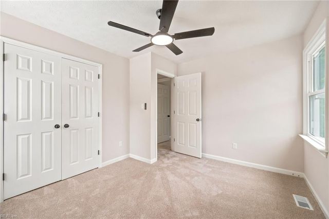 122 Michaels Woods Dr, Hampton, VA 23666