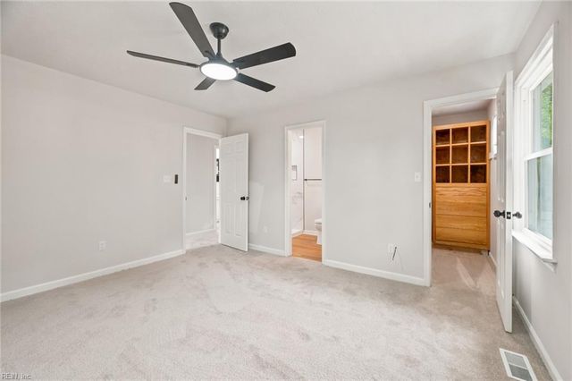 122 Michaels Woods Dr, Hampton, VA 23666