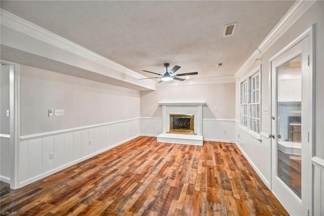 122 Michaels Woods Dr, Hampton, VA 23666