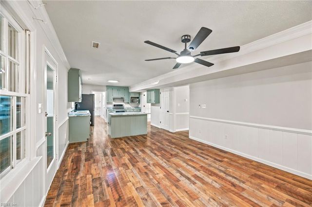 122 Michaels Woods Dr, Hampton, VA 23666